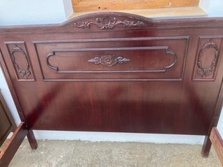 Cama de roble tallada 1,90x1,35 - Siglo XX
