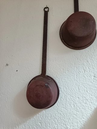 Cazos antiguos de cobre
