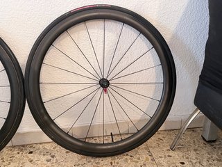 Ruote aero in carbonio tubolare