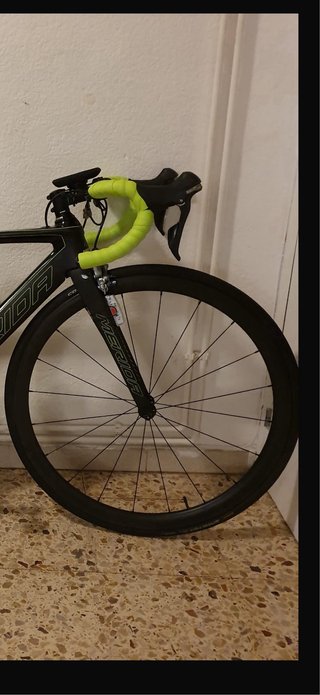 Ruote aero in carbonio tubolare