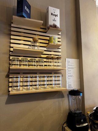 Traspaso de cafetería en lloret de Mar .NEGOCIABLE