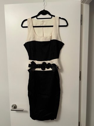 Vestido negro con chaqueta corta