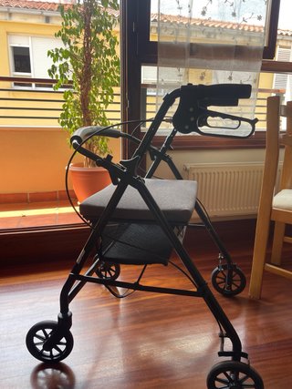 Andador Kmina plegable con asiento