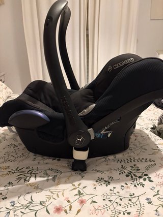 Maxi-cosi huevito con adaptadores bugaboo