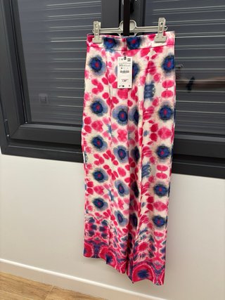 Pantalón estampado Zara