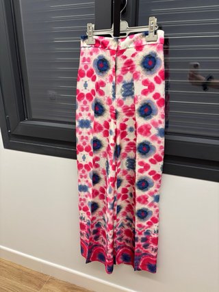 Pantalón estampado Zara