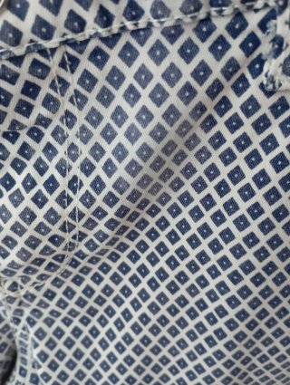 Pantalón pitillo rombos azul y blanco
