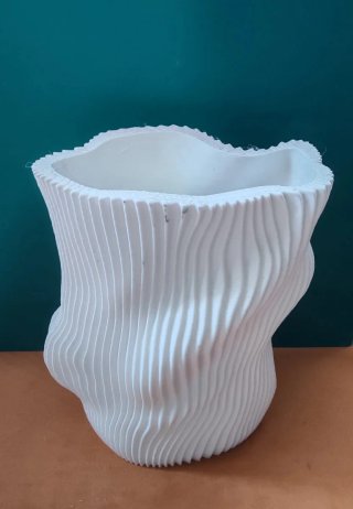Maceta diseño moderno.