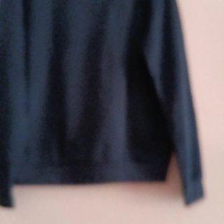Sudadera azul marino con estampado