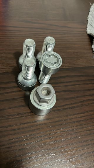 Tornillos antirrobo VW GOLF TIGUAN  AUDI Q5 SEAT