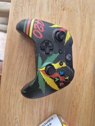 Xbox One S 1TB Bianca + 3 Controller