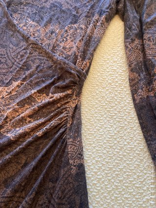 Vestido cruzado Desigual marrón estampado
