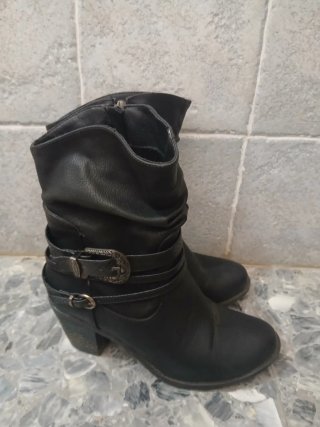 Botas negras con hebillas - Talla 38