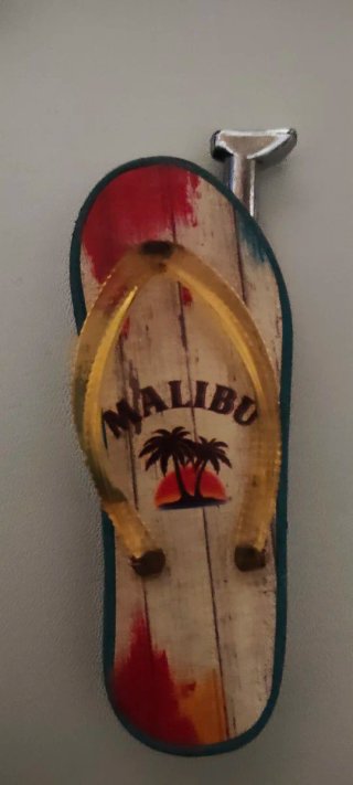 Lote 3 accendini kitsch: Nokia, Malibu, Fortuna