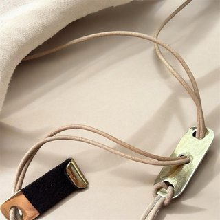 Colgador de piel para guitarra