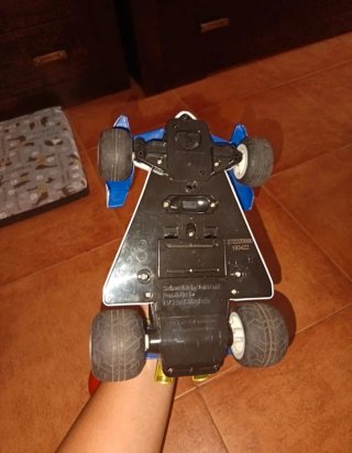 Coche Mario Kart con pequeños desperfectos