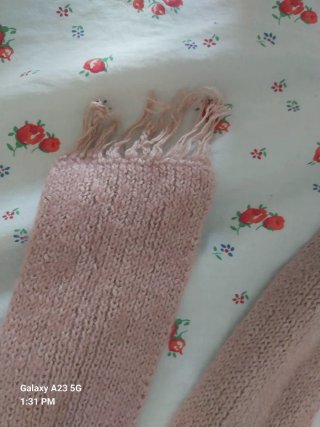 Sciarpa e cappello in lana rosa