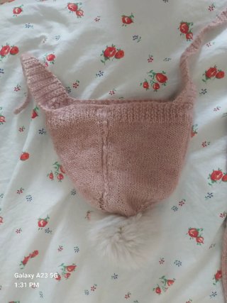 Sciarpa e cappello in lana rosa