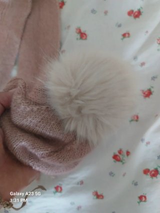 Sciarpa e cappello in lana rosa