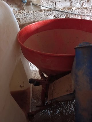 Abonadora Roja