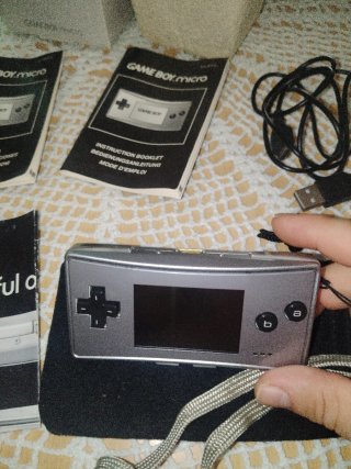 Nintendo Game Boy Micro Plata, manuales y caja