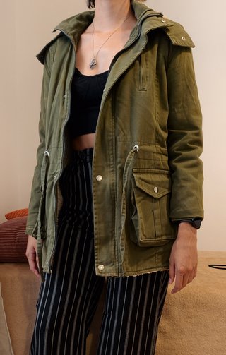 Parka verde con borreguito Talla S