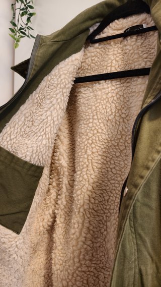Parka verde con borreguito Talla S