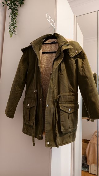 Parka verde con borreguito Talla S