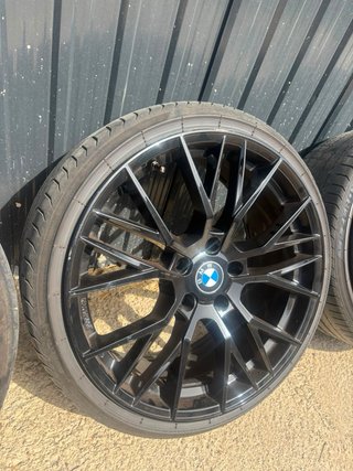 Llantas BMW 19” Negras + Neumáticos Pirelli