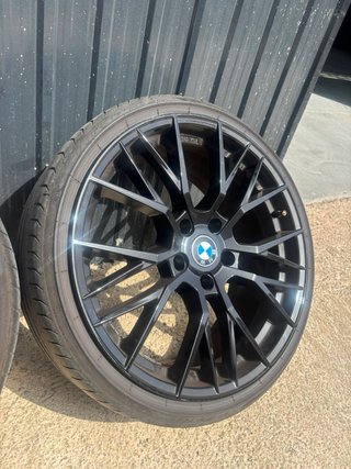 Llantas BMW 19” Negras + Neumáticos Pirelli