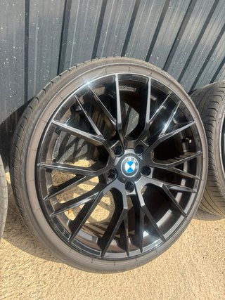 Llantas BMW 19” Negras + Neumáticos Pirelli