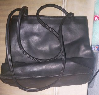 Bolso de cuero negro