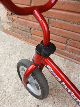 Bicicleta de equilibrio roja Chicco