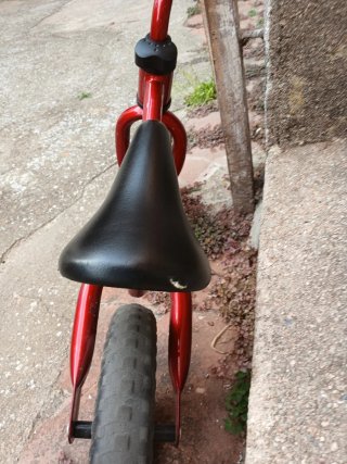 Bicicleta de equilibrio roja Chicco