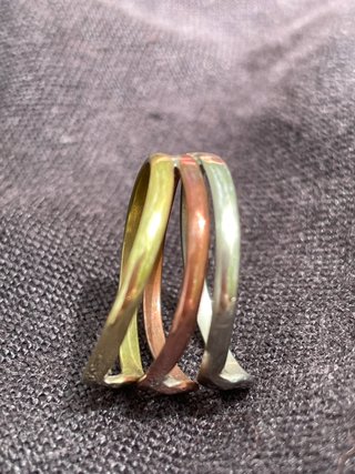 Anillo de tres bandas