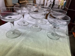 7 Copas de champán antiguas de cristal
