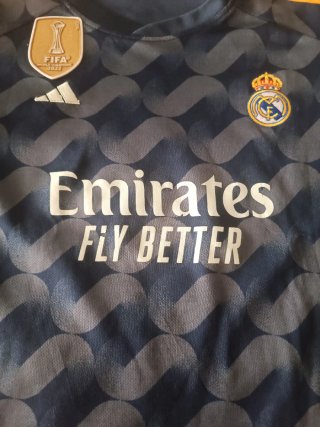 Equipación Real Madrid Infantil. No es original.