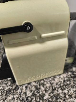 Cafetera Nespresso DeLonghi Crema