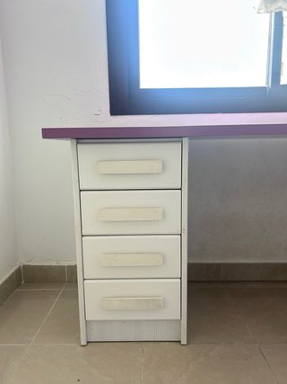 Dormitorio completo: armario,cama,escritorio.