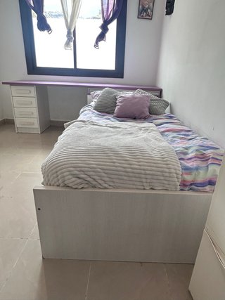 Dormitorio completo: armario,cama,escritorio.