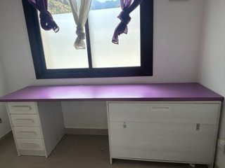 Dormitorio completo: armario,cama,escritorio.