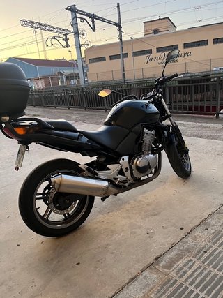 Honda CBF 500 (2007) – 50.000 km – 2.500 €