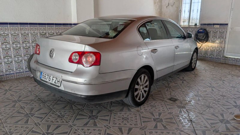 Volkswagen Passat 2008 - foto 1