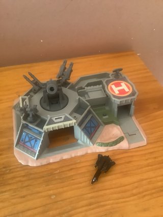 Escenario militar Micromachines con helicóptero