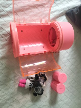 Muñeca LOL con cápsula y accesorios