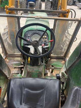 Tractor John Deere 2450 con pala