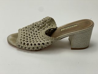 Sandalias Corina T38 Tacón Trenzado Beige Dorado