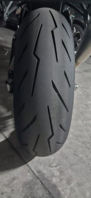 Neumático Pirelli Diablo Rosso 4