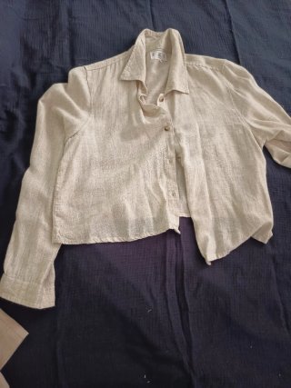 Pack 4 prendas.Dos camisas.Vestido y Pantalón.