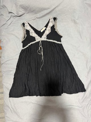 Vestido negro con encaje